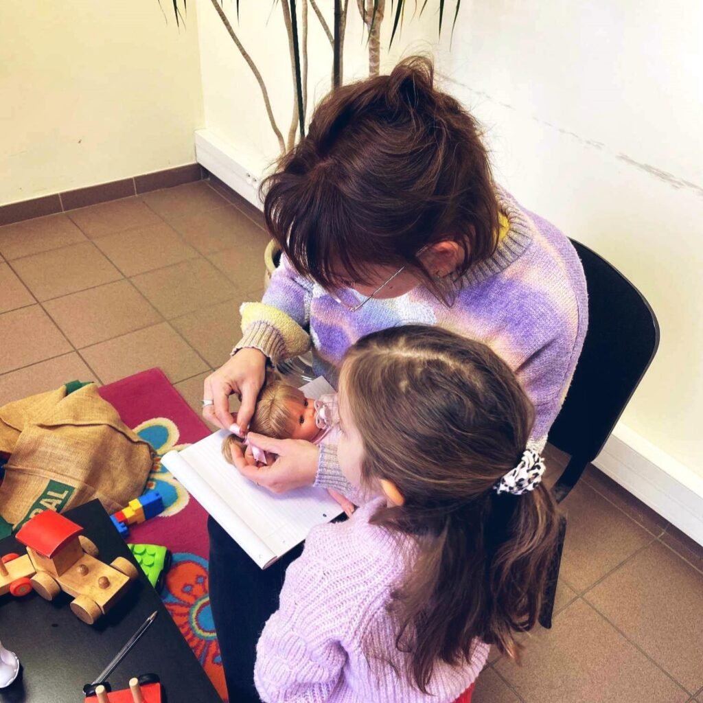 Atelier d'éducation à la vie affective et sexuelle avec une enfant 